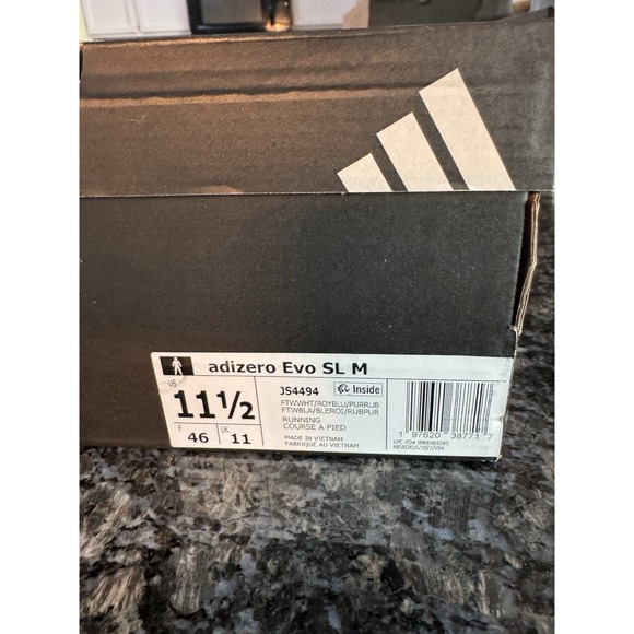 Athletic_Shoes
